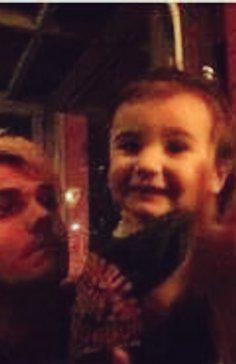 Look at them. Shes so happy that daddys home. @Mikey_Wayy @Gerard_Way_WCO @fro_bro_toro @frnk_ieroo