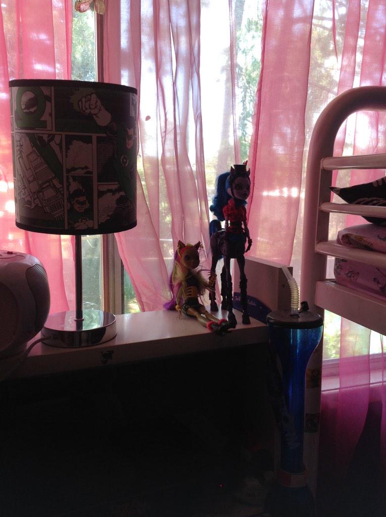 RealClawdeen_'s tweet photo. Hey check this out @MonsterHigh  and every in else I hope @MonsterHigh will love this my biggest collection http://t.co/b9f6sCsRw5