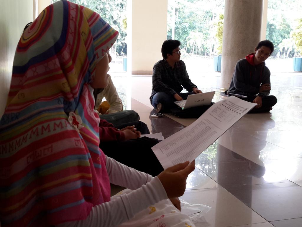 NOW. Pembacaan Surat Ketetapan Hasil Pemilu oleh KPUM. Disaksikan Presma <a href="/adhityaherwin/">Adhitya Herwin Dwiputra</a> . At Balairung