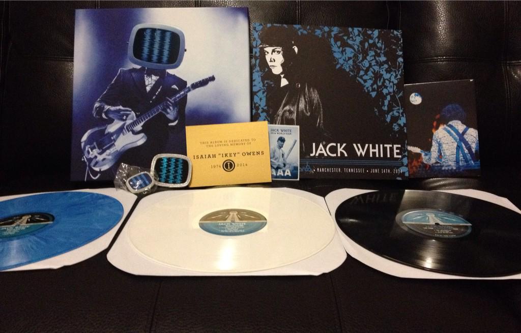 skippynixx's tweet photo. So I came home to this.... 
In all it's beauty....
#vaultpackage @thirdmanrecords http://t.co/LM6wkupxHf