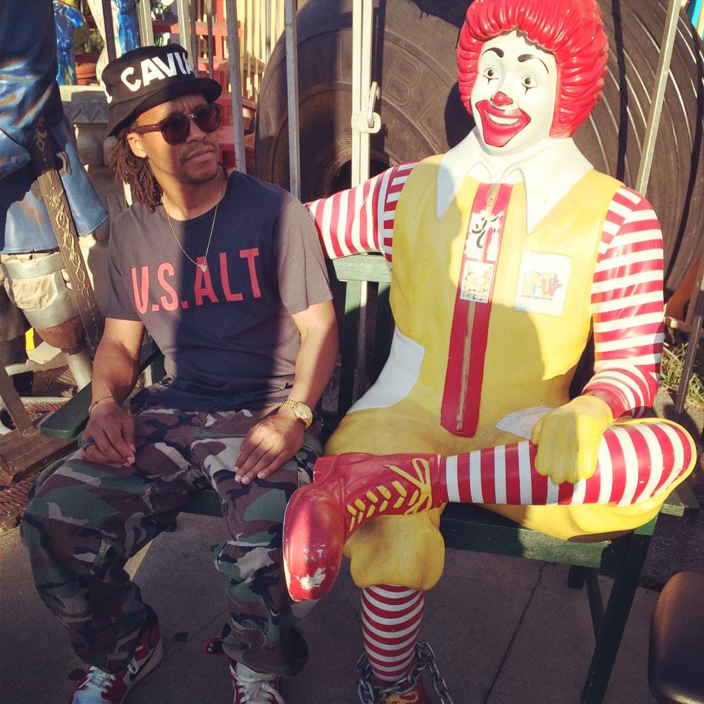 Ceccyliah's tweet image. RT “@LupeFiasco: smarturl.it/TetsuoAndYouth #2mcs http://t.co/o9GxGsnGBj”