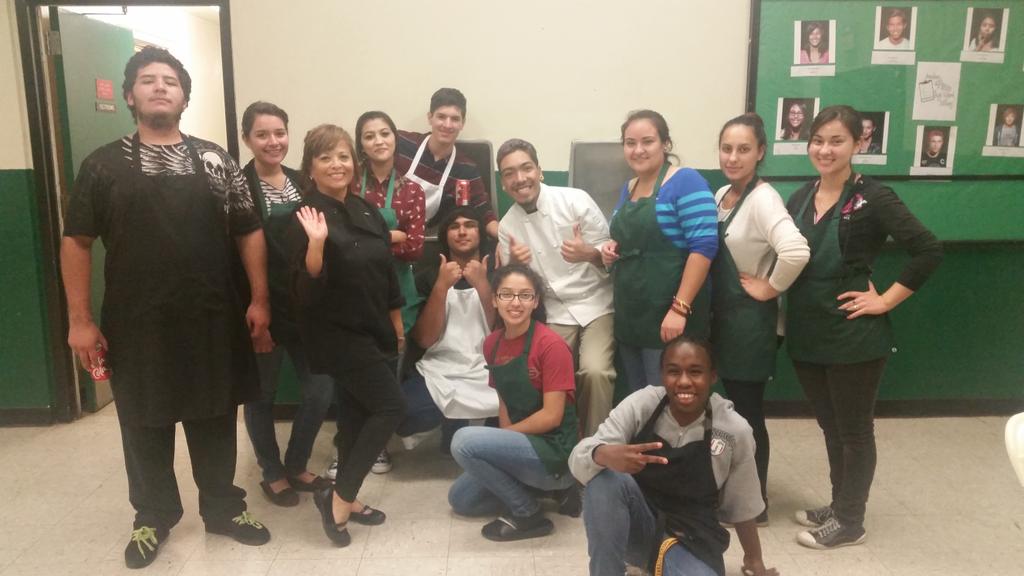 ngosuna's tweet photo. @PerrisHigh #phsfootballbanquet #phsculinary Thanks culinary! http://t.co/eJgL5xjsMV