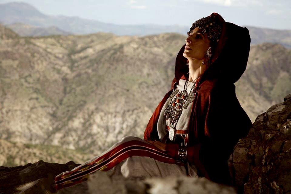 MimaKabyle's tweet photo. #Kabylie #teambylka #film #fadma n soumer #femme #belle #rebelle #berbere #resistance #espoir http://t.co/dvOalrDx2t
