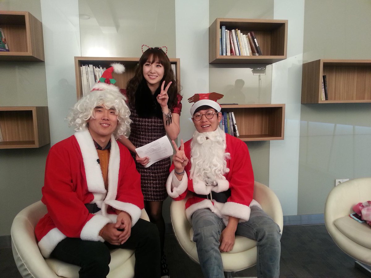 [미리 메리 크리스마스] 산타 정수빈 허경민 선수 / M모 SPORTS방송과 촬영중.
팬 여러분! 미리 메리 크리스마스!!! 즐거운 연말 보내세요~~~