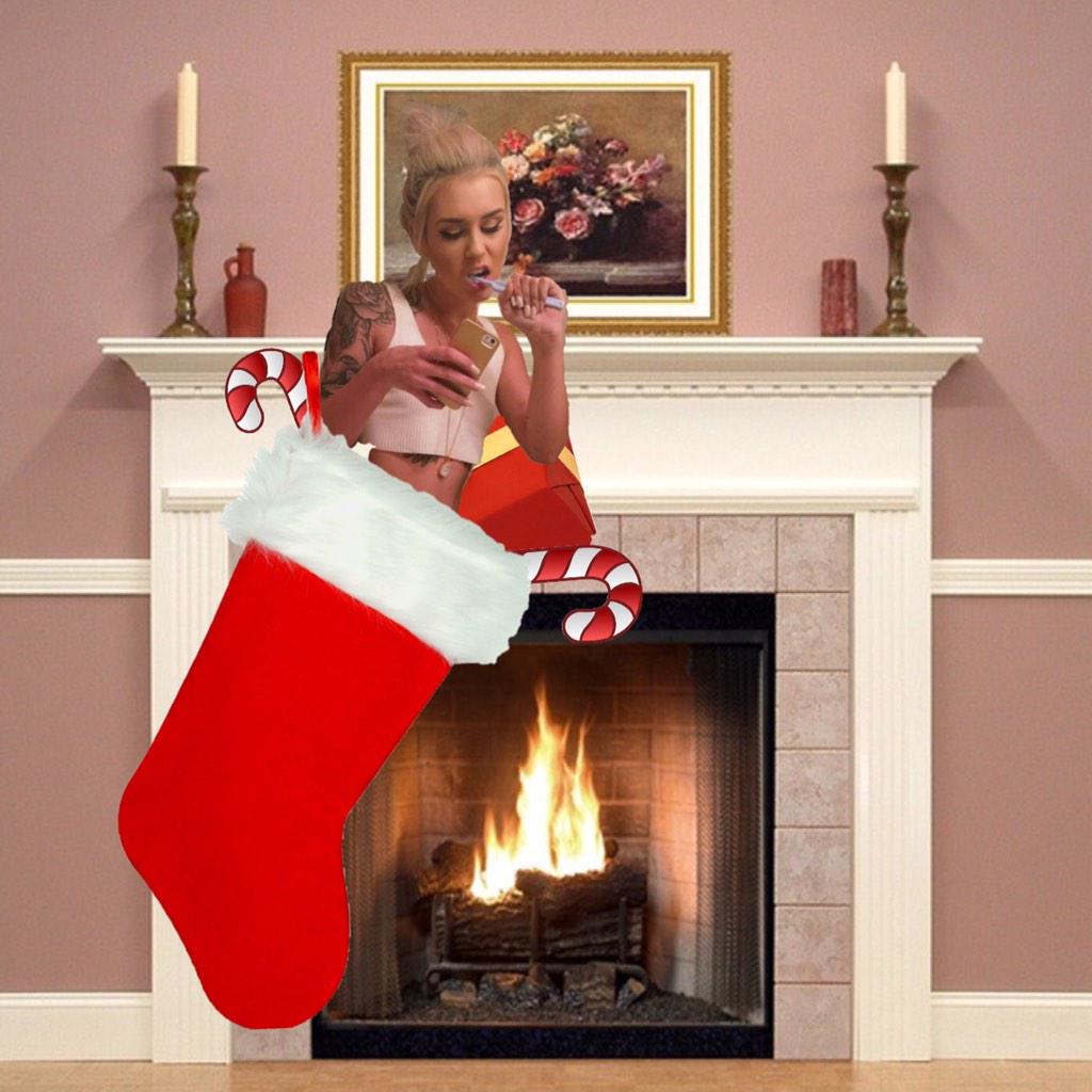 😂😂😂 yo who made this? 😂😂😂
Whoever it was thanks 😂😂 
Heres your 3rd of many presents baby 😂😍❤🎄🎁🎅