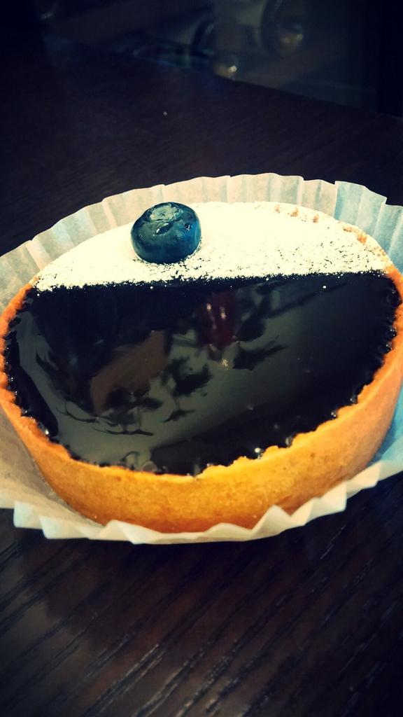 혹시 알고 계시나요? 오쁘띠베르의 진한 초코타르트에 이은 상콤하고 엘레강~스한 라즈베리 초코 타르트가 나왔답니다 (≥∀≤)/