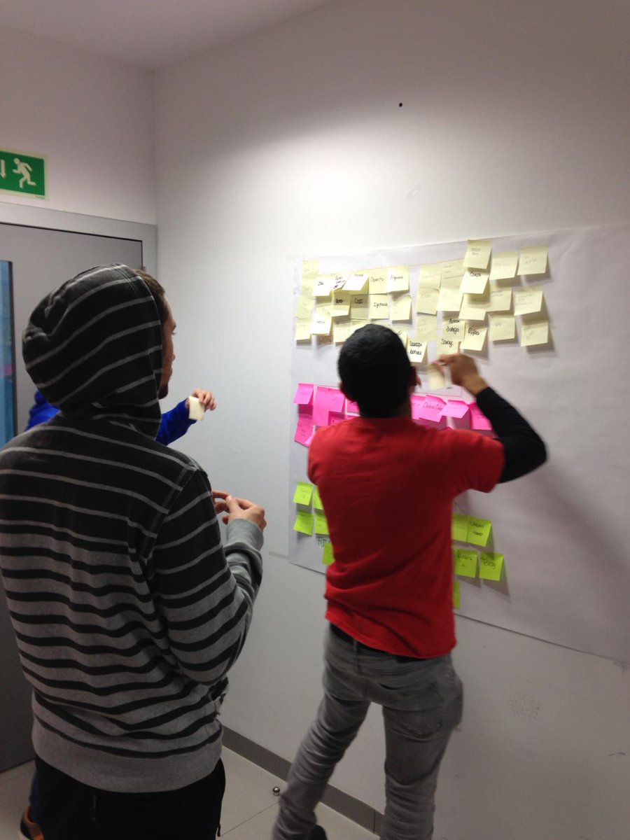 LoginLan's tweet photo. Today we are working in our strategy for the following months #AurreraBetiAurrera http://t.co/fiF4TESrtm