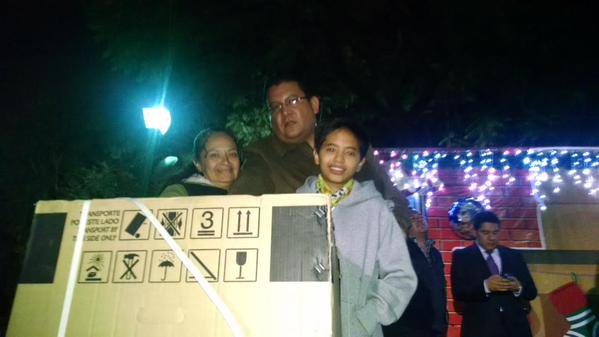 A_VCarranza's tweet photo. Felicidades a Maria Guadalupe por su premio #Posadas2014 en el Parque Aguascalientes Col. Ampl. Penitenciaría http://t.co/ep4HO5F8Om