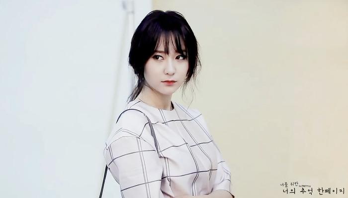 EXOCULO's tweet photo. "@redzwendy: "krysojen: 라빠레뜨 복 받으시길 http://t.co/hlIweZJs7Q"""cakep