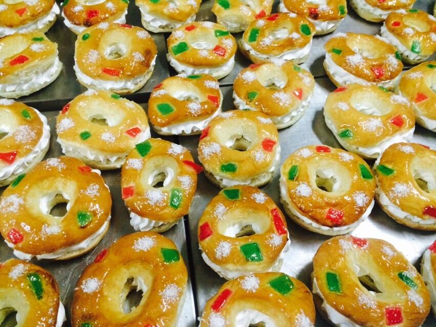 PasteleriaCruz's tweet photo. Mini roscon de reyes http://t.co/gPwMppNOKy