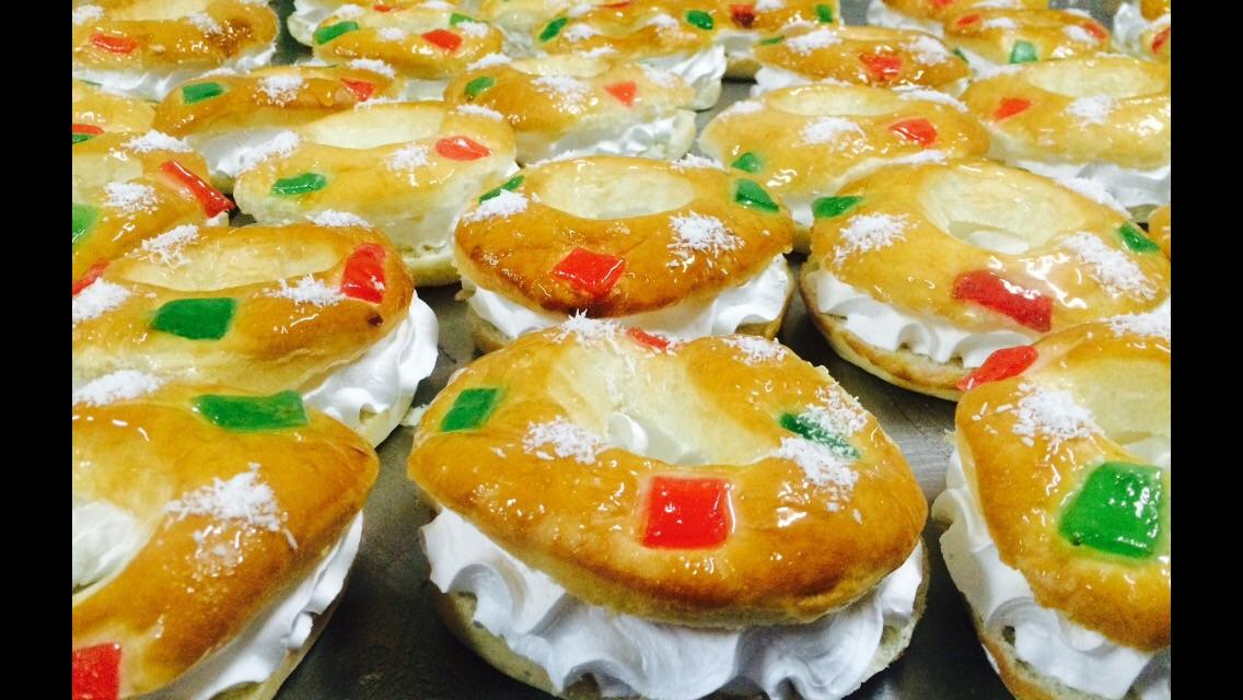 PasteleriaCruz's tweet photo. Mini roscon de reyes http://t.co/gPwMppNOKy