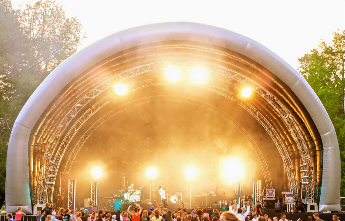 Took our new stage cover out for a spin in Cambridge last night. Getting it ship shape before it hits <a href="/WineryTourNZ/">The Winery Tour</a>