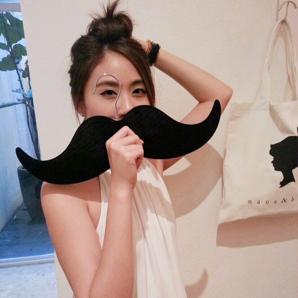 linsitong's tweet photo. Fooling around during clothes fitting for my new EP!!! 😝😝😝 #clothesfitting #LinSiTong #林思彤 #hahamusic http://t.co/h3ZM26yKSA