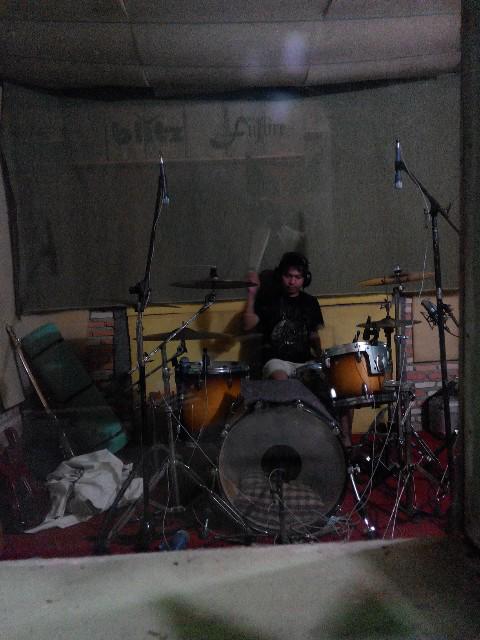 Take drum <a href="/NandaGavrilian/">Nanda Gavrilian</a> #flyingdeathman #recording #doomsday