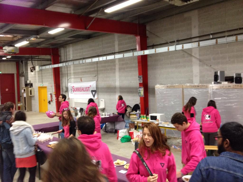 Surreal_ecm's tweet photo. Brunch Surréaliste ce matin! Venez au hangar jusqu'à 13h :) #CampagnesBDE http://t.co/m9eTItzCIt