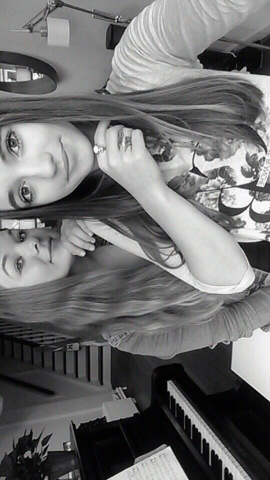 Mees_vaneijk_x's tweet photo. Iloveyou allerbeste 💖 bestfriends till the end  😈💍 @merleekussx http://t.co/xttSSz8HIn