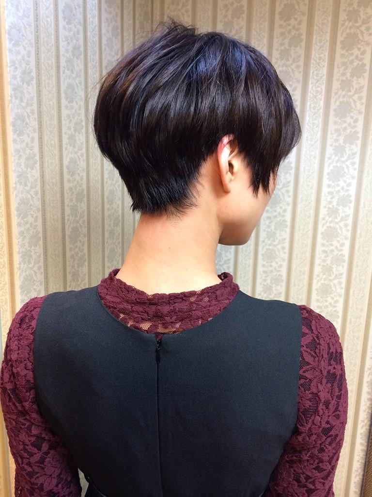 シャンテグラム Twitter પર ヘアスタイル紹介 マッシュ系襟足耳周りすっきりふんわりショートカット 振り返り様の後ろ姿もより美しく見えるよう丸みやメリハリを意識致しました お客様の骨格や輪郭を理解しカッティングさせていただいております Http T
