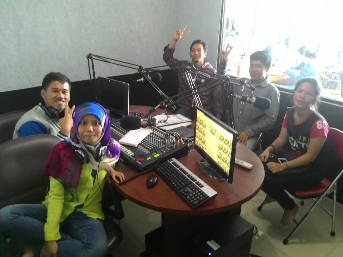 Thankyou <a href="/UsukomFM/">107,7 Usukom FM</a> udh mau on air bareng <a href="/FokusUsu/">Fotografi Komunikasi</a>.. Yeayy!!