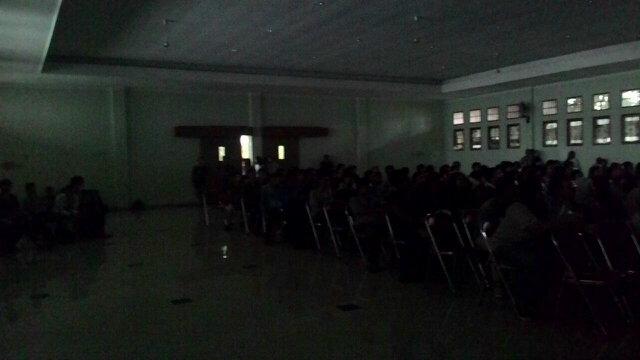 Peserta #nontonSenyap kry <a href="/JoshuaOppenheim/">Joshua Oppenheimer</a> - <a href="/Anonymous_TAoK/">Anonim Senyap</a> di <a href="/IISIP_Jakarta/">IISIP JAKARTA unfcl</a> present by <a href="/AuviPro_IISIP/">AUVI PRODUCTION</a> dkk