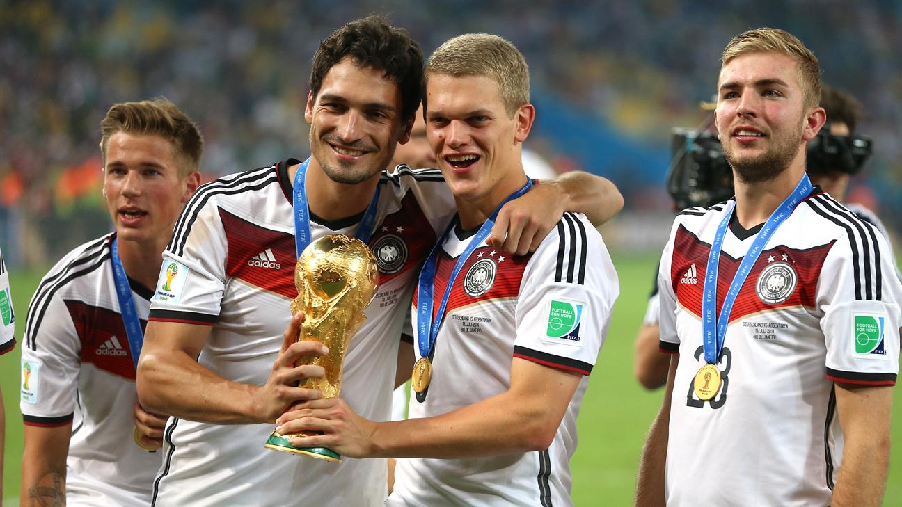 HAPPY BIRTHDAY to Mats Hummels, 26 today. A big chase is on for the defenders signature in January. 