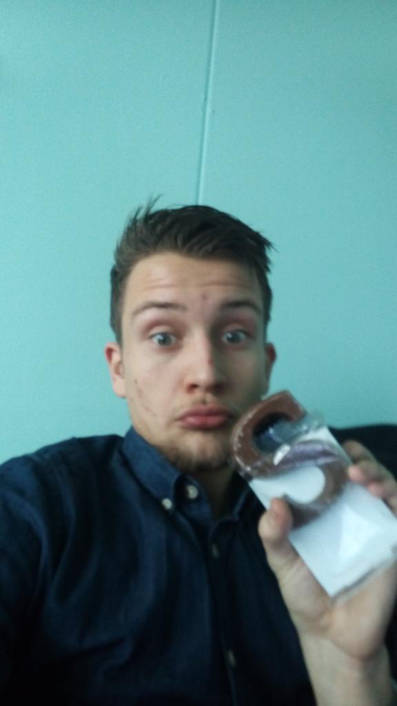 JakeAlphaBlock's tweet image. Thanks @bim_denbosch pieten voor de letter! #gunfactor