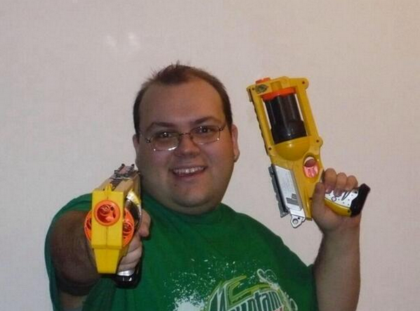 AlyxGALLEN's tweet photo. "@CauseWereGuys: Freeze bitch, I'm gonna steal your heart http://t.co/RbYunCNoom" @AlyssaShorer