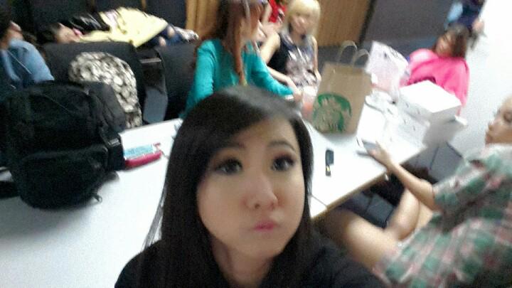 Rich_Sykes1's tweet photo. ":D funny ce @RynChiBi: Kegiatan sekarang 😊 blurrr dehhh.. http://t.co/Ly5pYpsWYi"