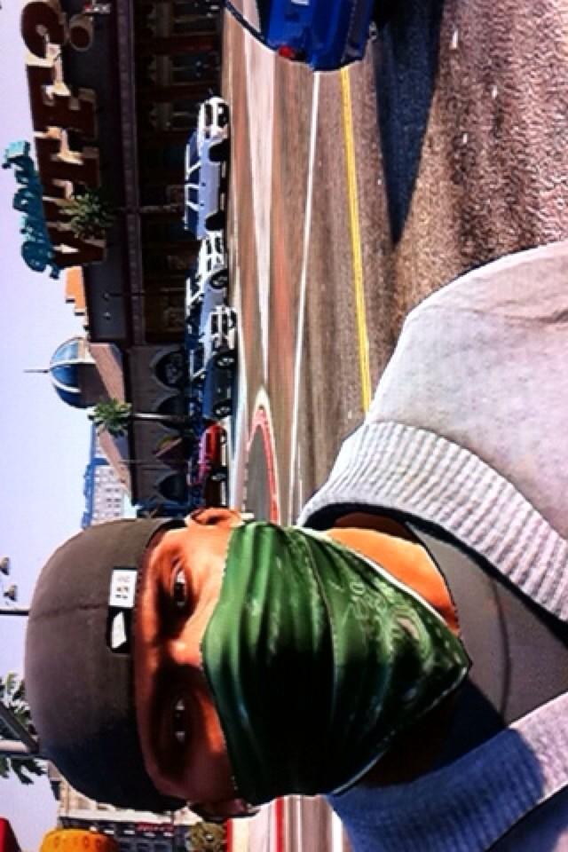 FClintonGTA's tweet photo. @OfficialLST look. West Vinewood. http://t.co/dBHmL9c0tD