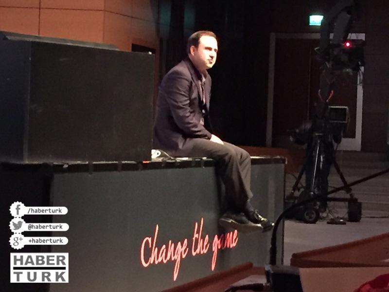 Haberturk's tweet image. #PazarlamaZirvesi&apos;ndeki bu sunumu kaçırmamalısınız? Gazete: Stil ikonu, haber ikonu, farklı olmanın yolu... #PZ2014