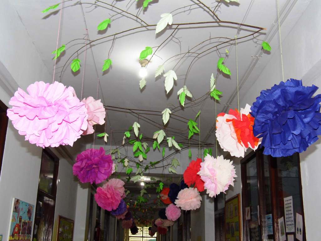 sis_plm's tweet photo. #preschool #corridor #jungle #flowers #green #singapore #school #palembang http://t.co/eiuCSTUePT
