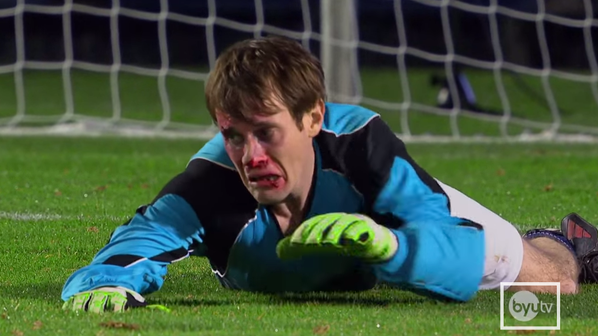 RemarksFootball's tweet photo. Best VIDEO on Internet, Goalkeeper saves all five penalties with his face to win. Unreal! http://t.co/DVN1Uy72Ig 

. http://t.co/TvJlt719yx