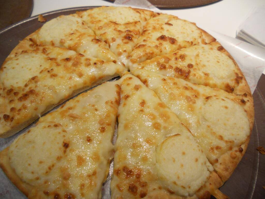 telepizza_es's tweet photo. Dale al RT si quieres un botón #ClickAndPizza y un año de #PizzasGratis 

#TelepizzaEmergencia http://t.co/yoxqMW4Xcp