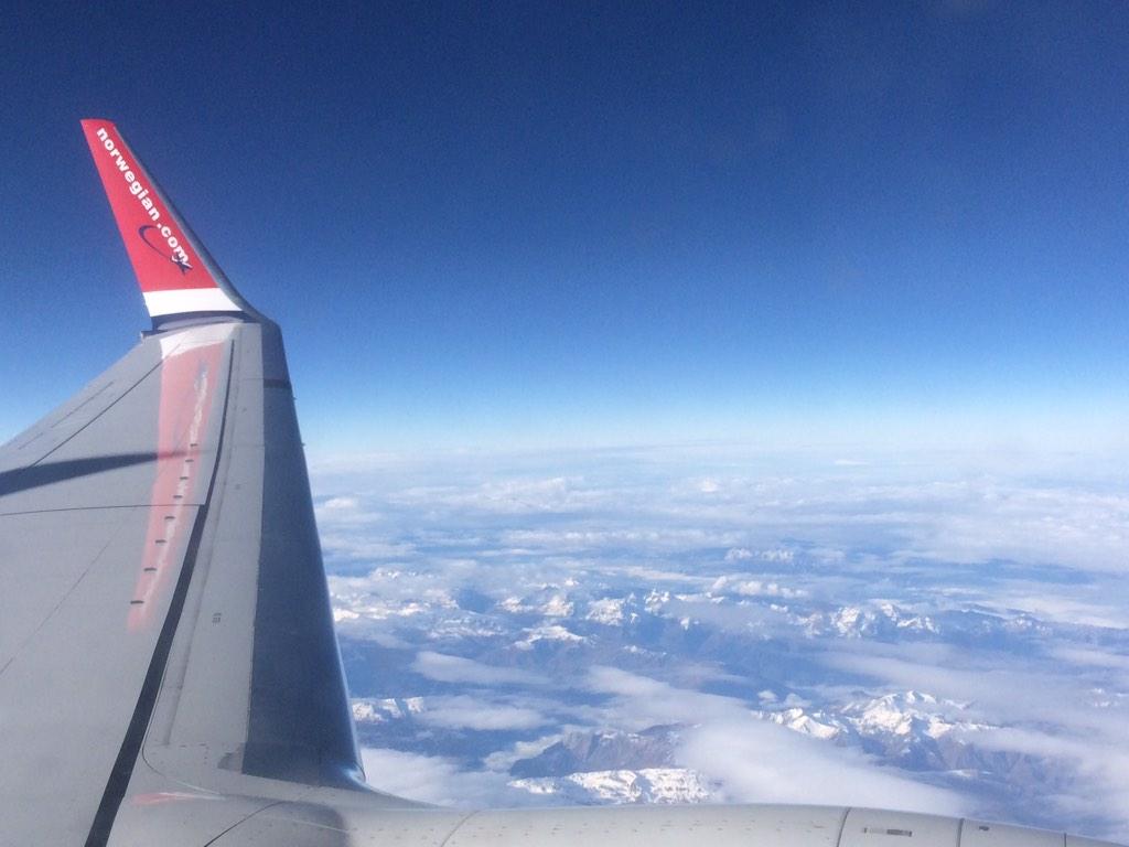 metromediax's tweet photo. Thanks for saving me with your on board wifi @Fly_Norwegian http://t.co/6yMN7Kk5tw
