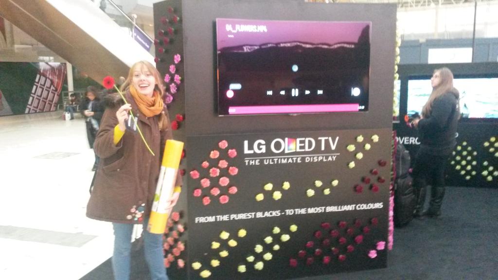 I love flower displays and flowers being given out! Thank you! #DiscoverOLED