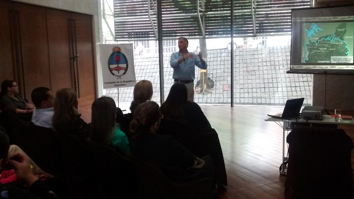 YacutingaL's tweet photo. Brindamos una charla sobre nuestros programas eco-turísticos en la #EmbajadaArgentina en #Paraguay. #EcoTurismo http://t.co/PKviF7pO07