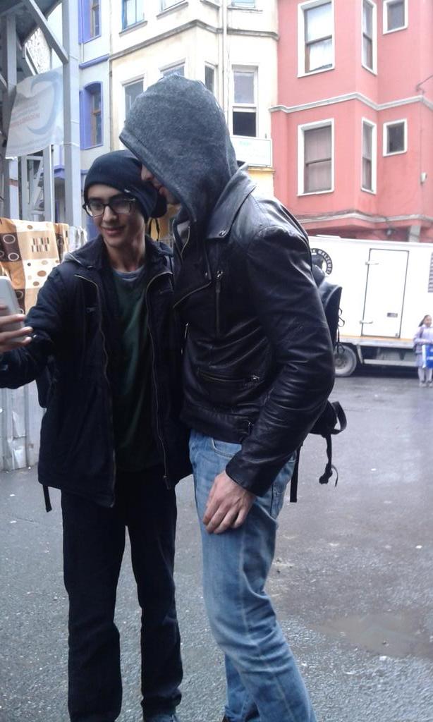 s_meselesi's tweet photo. set @KeremBursin ve @ovalisukran ve @SukruOzyildiz http://t.co/clcRlm6my8
