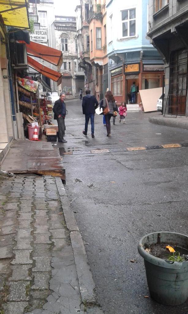 s_meselesi's tweet photo. set @KeremBursin ve @ovalisukran ve @SukruOzyildiz http://t.co/clcRlm6my8