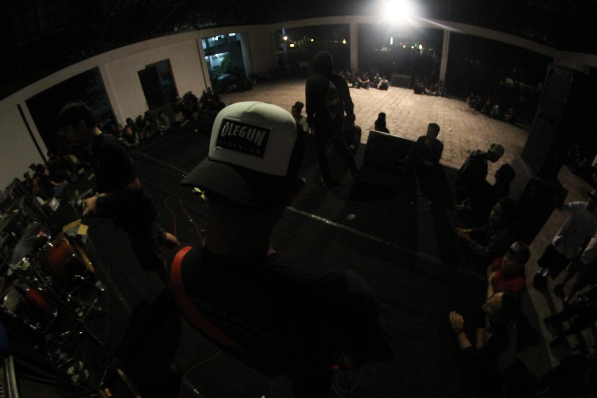 Sepi bukan berarti tak berarti !!! thx a lot @KaosOlegun yg telah sudi mendukung kami.Beers up