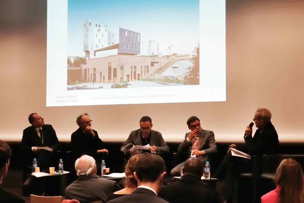 olivleclercq's tweet photo. Hybridation de la ville au #simi2014 avec @degioanni et @GonzalesXavier et plan01 #teamarchi http://t.co/jD1PPwMagF
