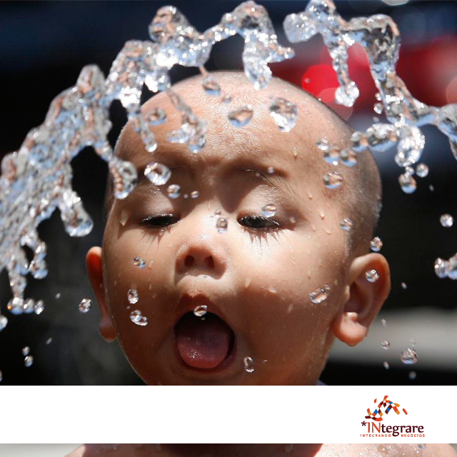IntegrareChile's tweet photo. ¿Y ustedes ya encontraron una forma para capear el calor hoy? Que tengan un buen jueves con ideas frescas y efectivas http://t.co/53c6rAN6Gb