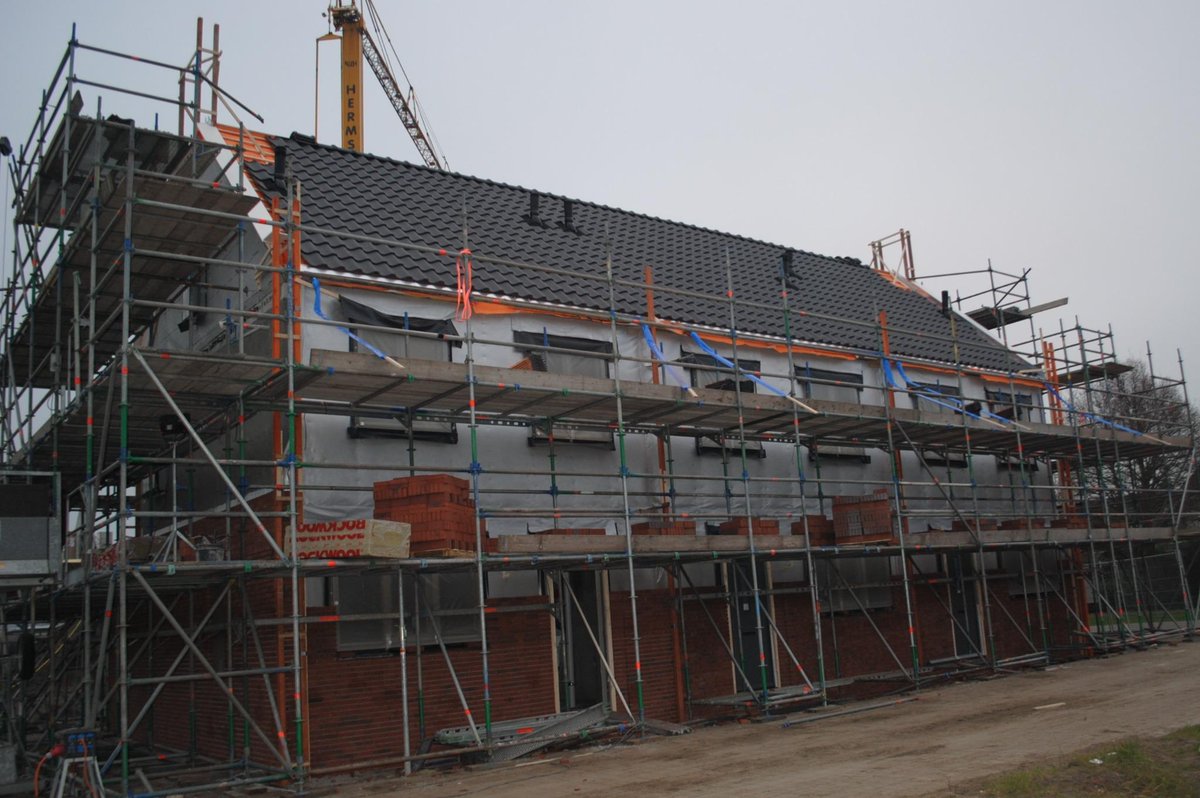 10 dagen na leggen begane grondvloer is het gevelmetselwerk in volle gang @Geerpark #Vlijmen