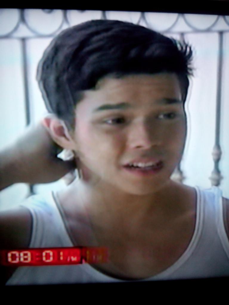 kkiramisu's tweet photo. "@itsAltaGuiking: @SuperElmo Moe, you're the cutest guy on earth! 💕 #ScoreThreeZero More Than Words" http://t.co/0YzeHKGOAY