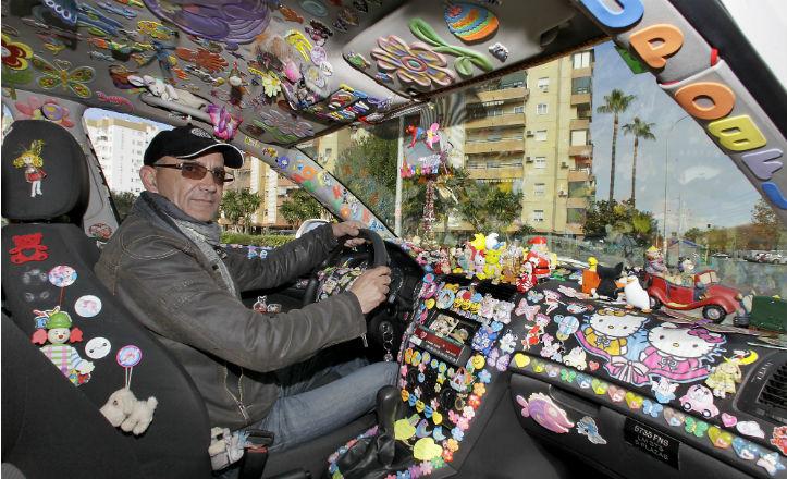 derechoavivir's tweet photo. FIRMA para que el @ZoidoAlcalde permita a Rafael seguir haciendo feliz a los niños enfermos: http://t.co/mHXWm3urz9 http://t.co/EwsQIGoUx7