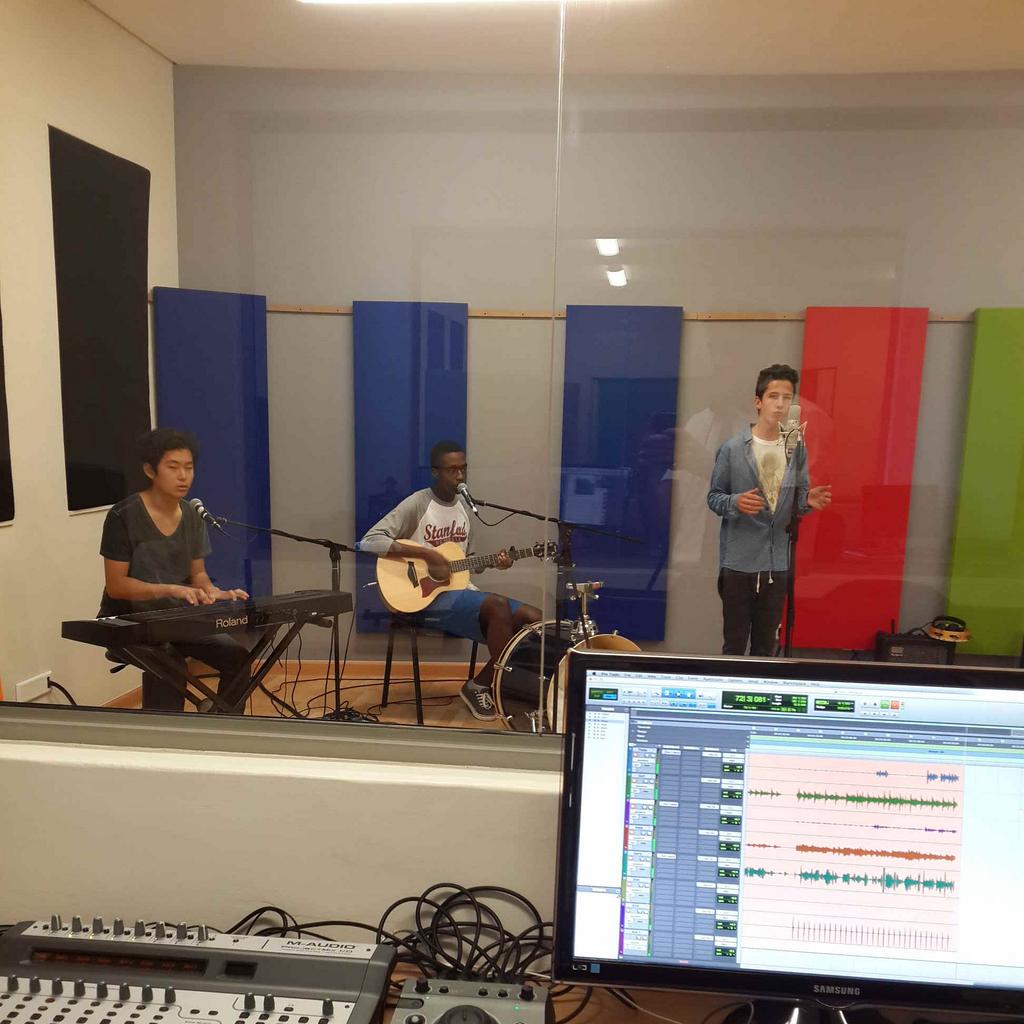 PCStudios's tweet photo. In the studio with Ventura Boulevard! http://t.co/kgJRm9RPnA