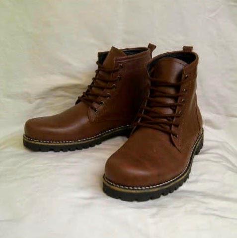 InfomedanNet's tweet photo. Gudangnya sepatu Handmade Pria&amp;Wanita cuma di @AnekaBoots Jgn lupa Follow. Mau order? pin:3255A948 http://t.co/GgEOyZQbE8
