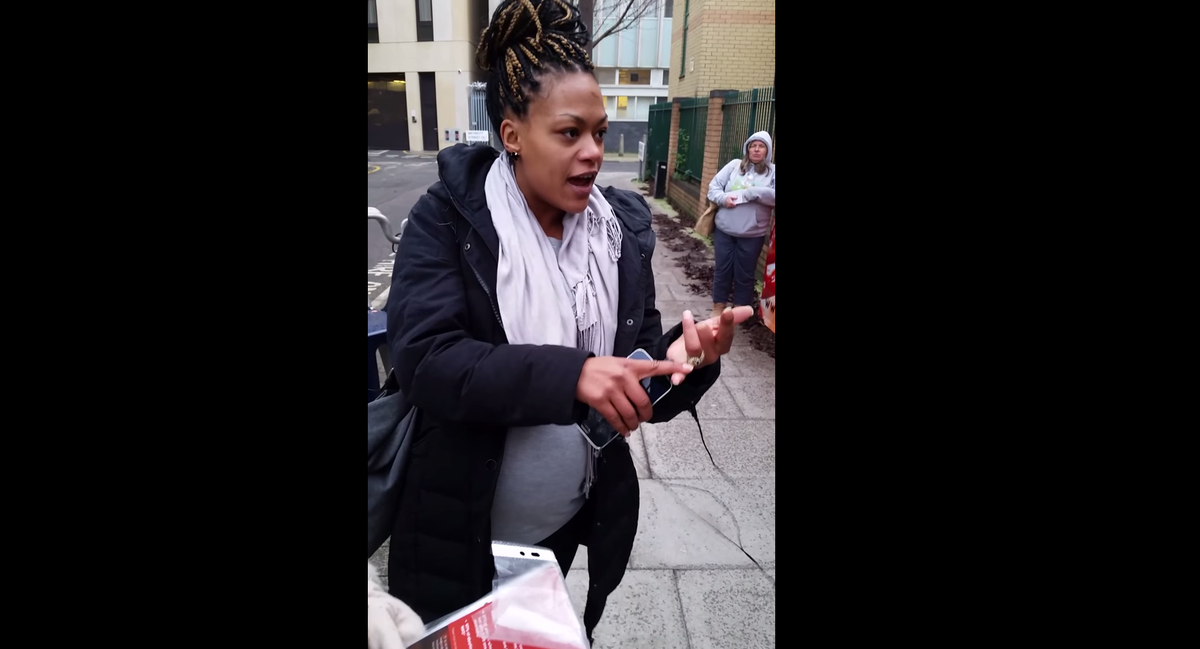 MetroUK's tweet photo. Pregnant woman shuts down anti-abortion protesters at London clinic, and it's inspiring http://t.co/6IvWzjPVW6 http://t.co/yJydCoRft8