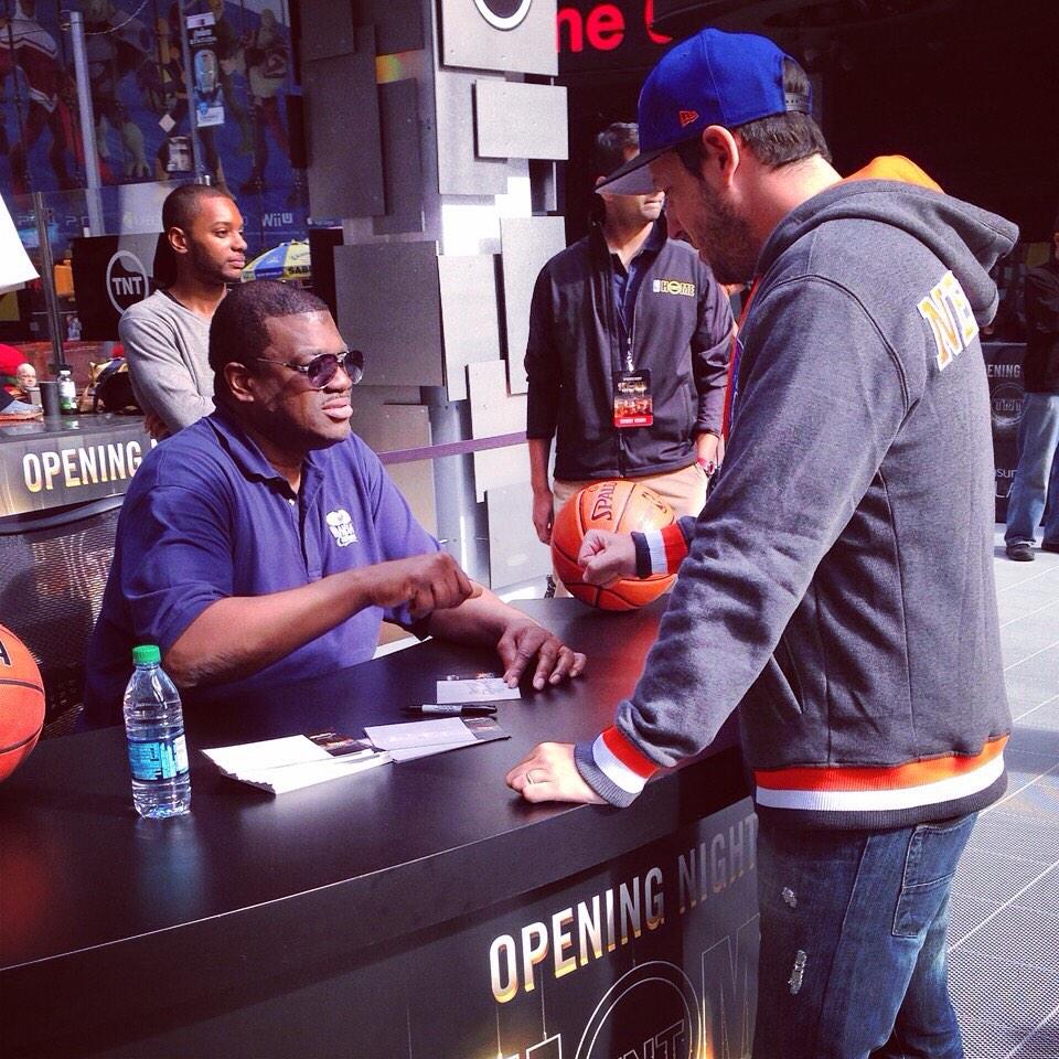 Happy 58th Birthday Bernard King !!! (Yes, thats The King & The Doctor NBA) 