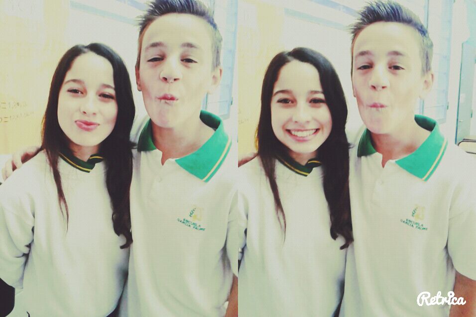 MagaliCmn_'s tweet photo. Jajaja en la foto parece q chupa un limon 😋 #TeQuieroBanda ❤ http://t.co/3Il6i8zKxb