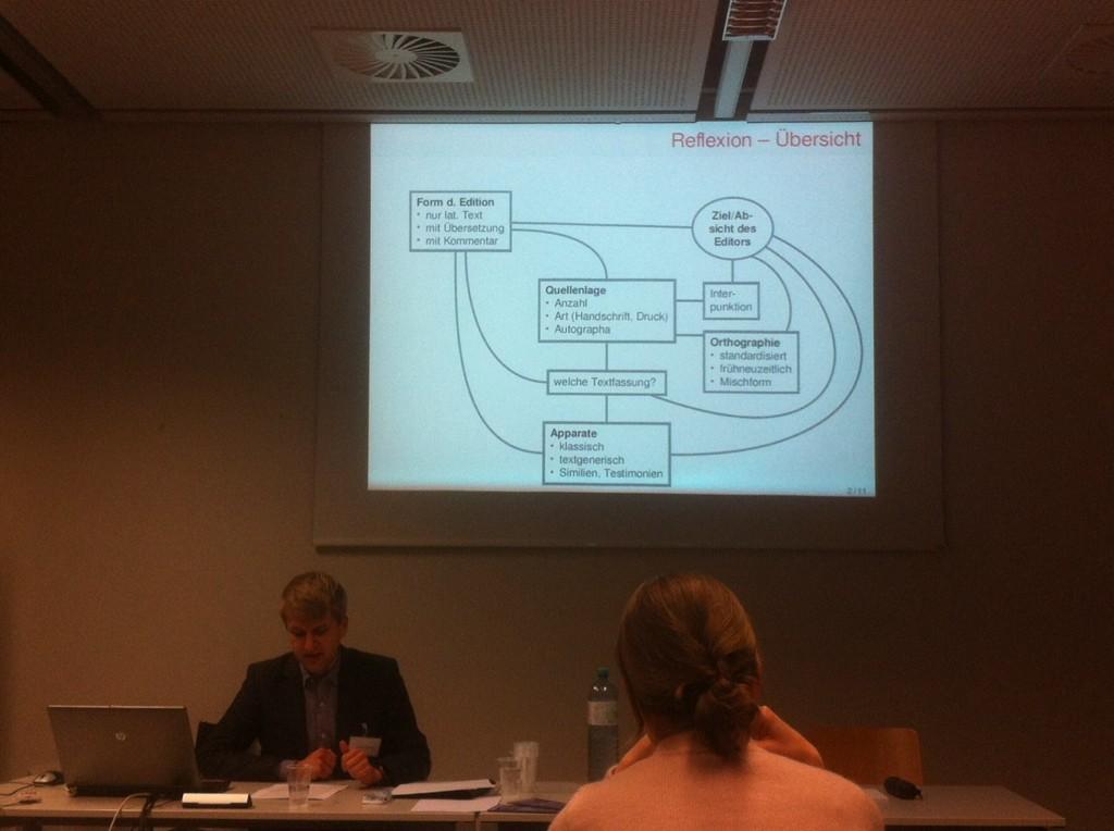 LBINeoLatin's tweet image. Dennis Miedek (Uni Osnabrück) überlegt die Herausforderungen und Leistungen neulateinischer Editionen #Editorsatwork