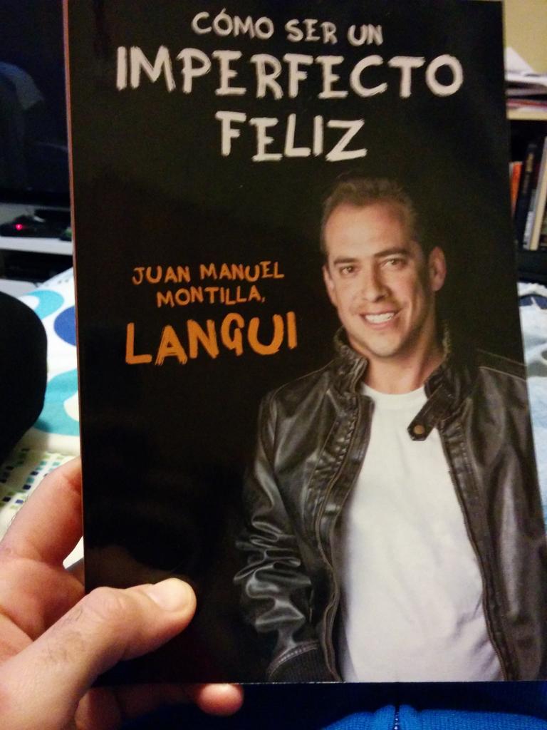 fran_085's tweet photo. Ya lo tengo en mis manos @Langui_Oficial http://t.co/FcR7pxZfJ0